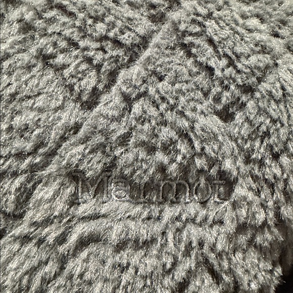 New, without tags ladies green Marmot jacket. - Picture 6 of 11